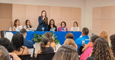 Governo, Cagece e Ambiental Ceará promovem aula inaugural do Mãos e Obras para mulheres em Juazeiro do Norte