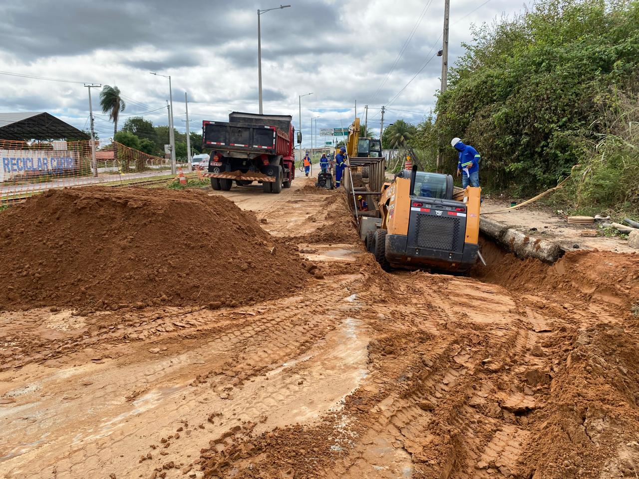 Coletor-tronco com mais de 3 km vai levar sistema de esgoto para três bairros de Juazeiro do Norte Coletor-tronco com mais de 3 km vai levar sistema de esgoto para três bairros de Juazeiro do Norte