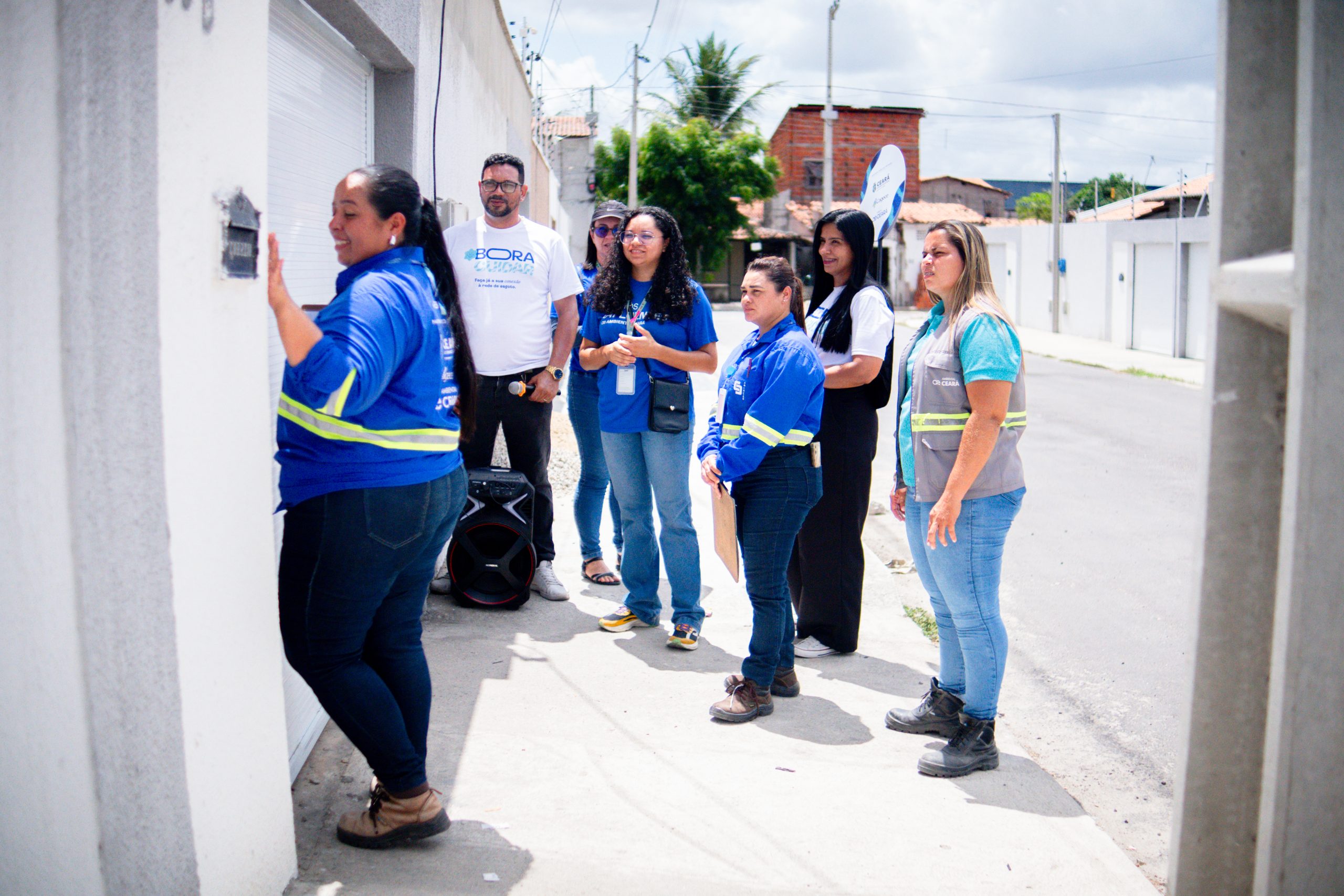Ambiental Ceará e prefeitura de Horizonte mobilizam a população para conexão das casas à rede de esgoto